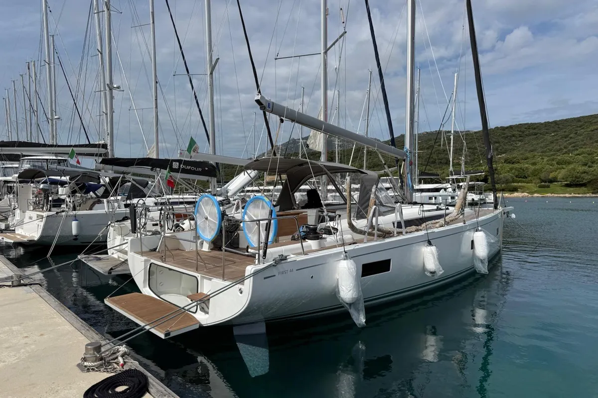 Smile Inside, a Beneteau First 44 sailboat at Tonnarella, Italy