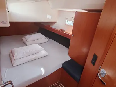 Cabin on Kore, a Bavaria Cruiser 46 sailboat at Općina Pakoštane, Croatia