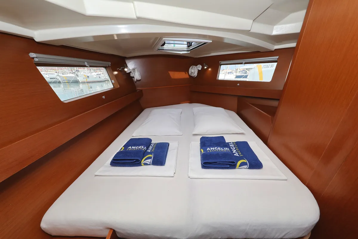 Cabin on Dream Course, a Beneteau Oceanis 41.1 sailboat at Vodice, Croatia