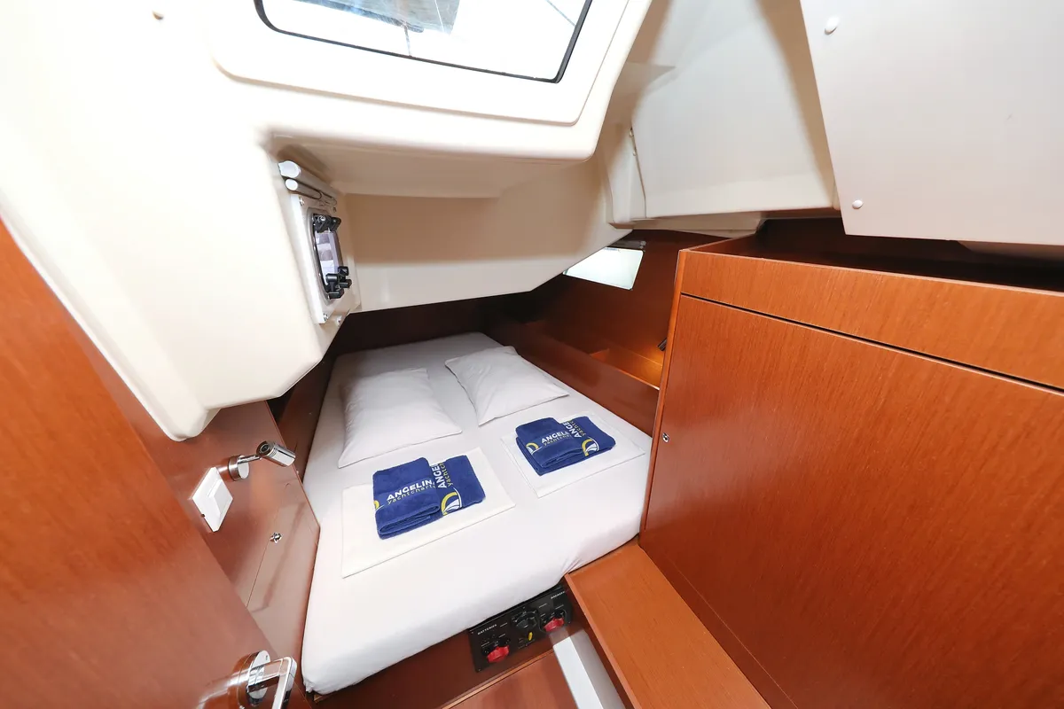 Cabin on Dream Course, a Beneteau Oceanis 41.1 sailboat at Vodice, Croatia