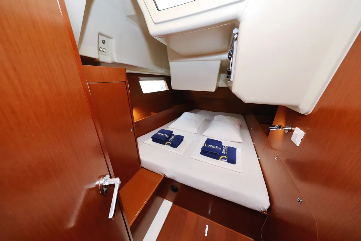 Cabin on Dream Course, a Beneteau Oceanis 41.1 sailboat at Vodice, Croatia