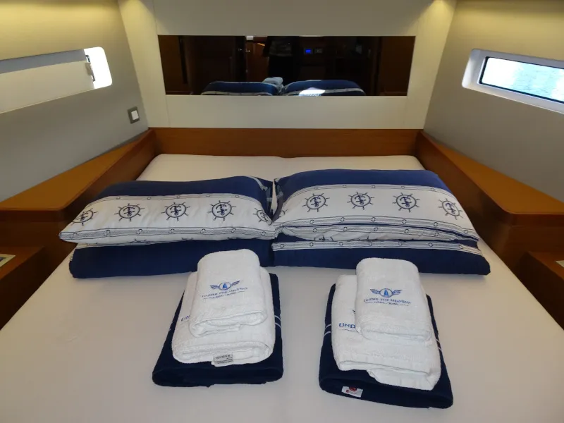 Cabin on Alfader, a Jeanneau Sun Odyssey 490 sailboat at Primošten, Croatia