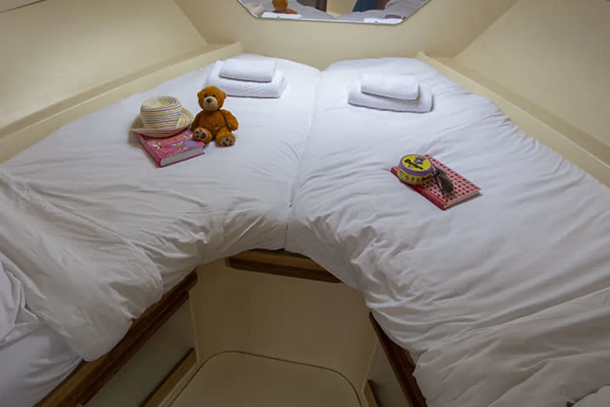 Cabin on Consul, a Cygnet Consul motorboat at Portiragnes, France