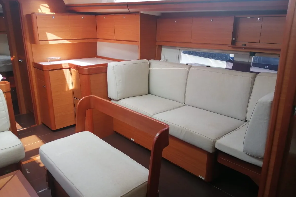 Salon of Moscow Mule, a Dufour 520 GL sailboat at Milazzo, Italy