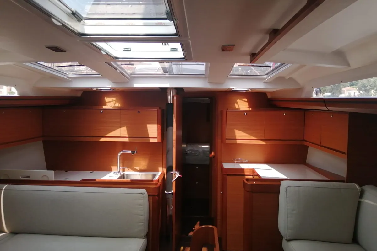 Salon of Moscow Mule, a Dufour 520 GL sailboat at Milazzo, Italy