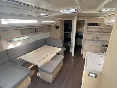 Salon of Star of the Seas, a Beneteau Oceanis 40.1 sailboat at Felanitx, Spain