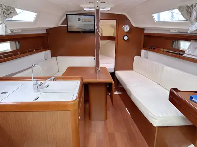 Salon of Poldi, a Beneteau Oceanis 31 sailboat at Heiligenhafen, Germany