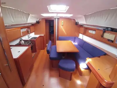 Salon of BELUGA REBUILT 218, a Beneteau Oceanis 43 sailboat at Municipal Unit of Elefsina, Greece