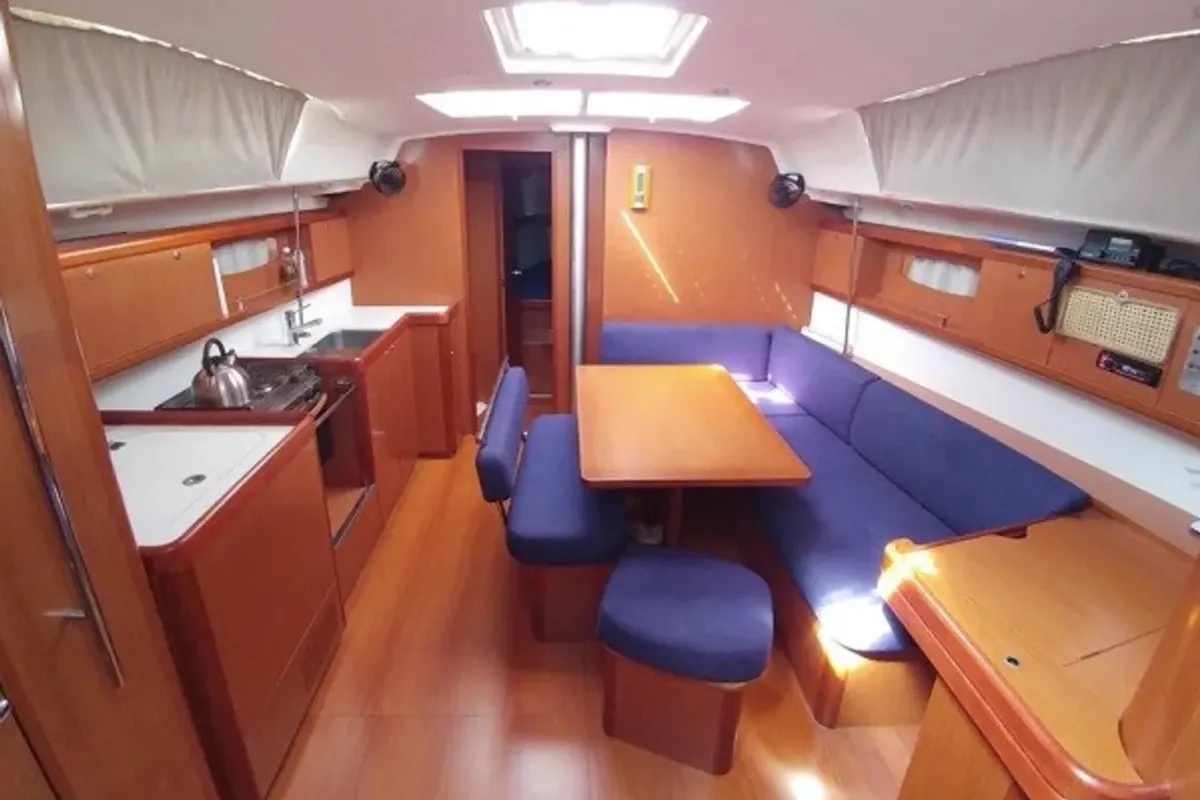 Salon of BELUGA REBUILT 218, a Beneteau Oceanis 43 sailboat at Municipal Unit of Elefsina, Greece