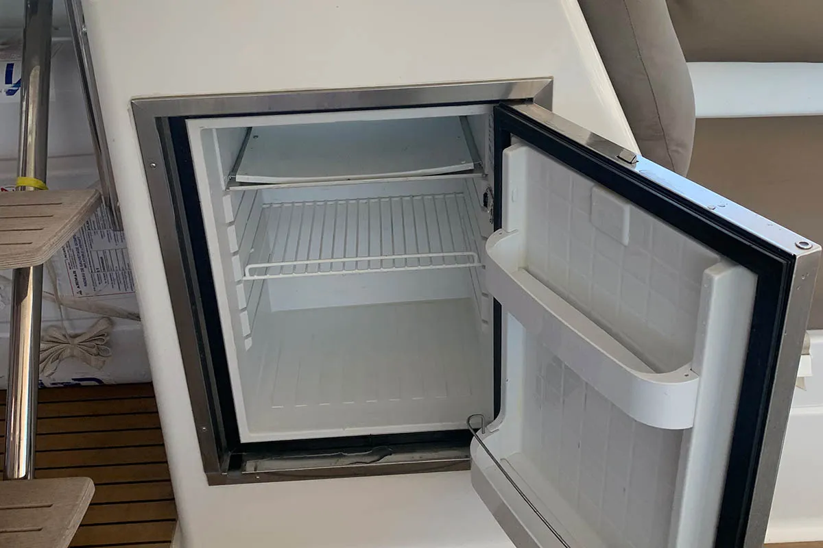 Lingaro, a Fountaine Pajot Saba 50 catamaran at Athens, Greece