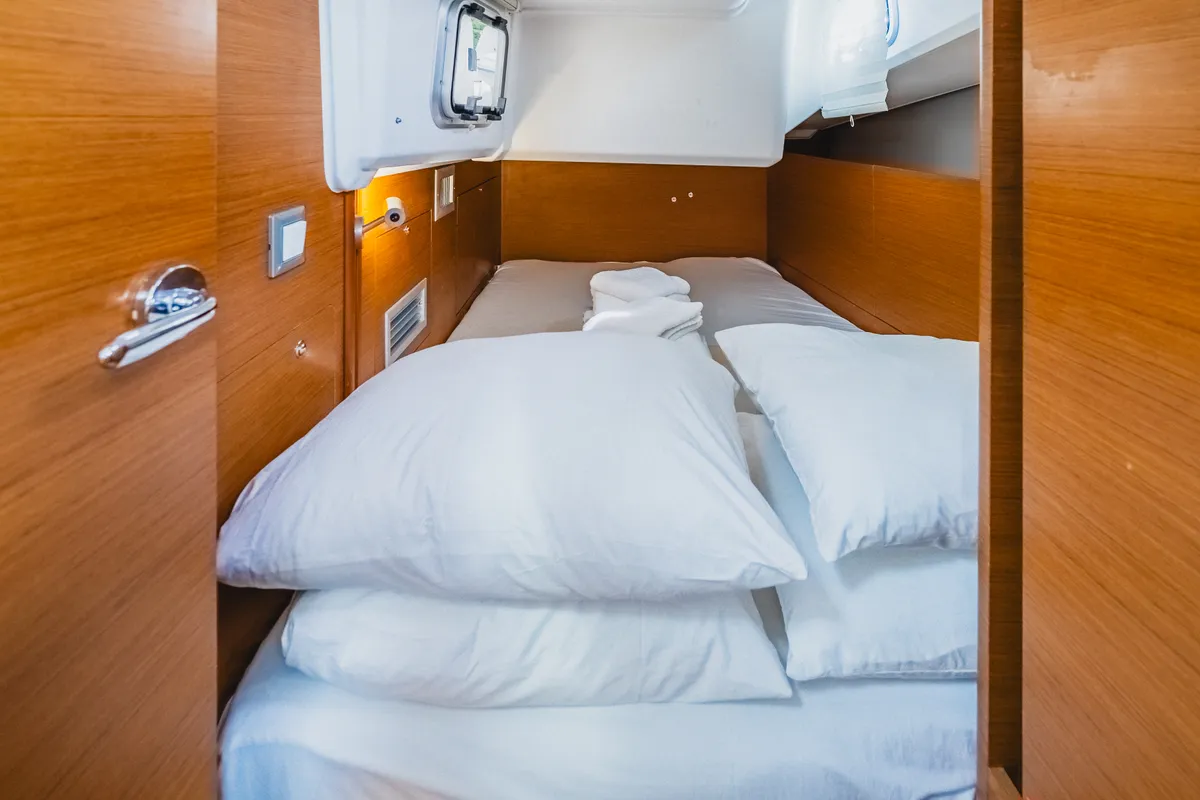 Cabin on Tola Sunrise, a Jeanneau Sun Odyssey 410 sailboat at Road Town, British Virgin Islands