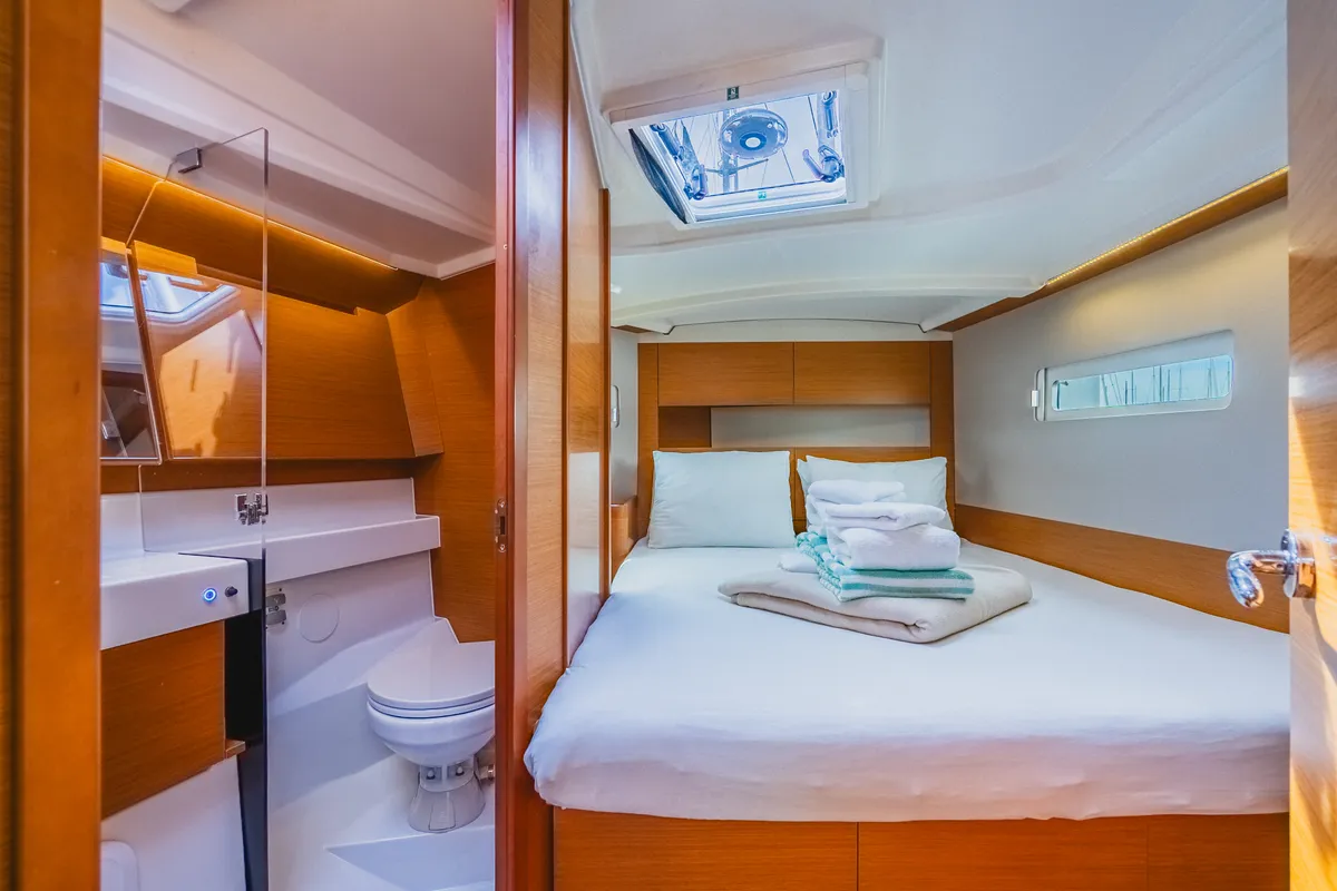 Cabin on Tola Sunrise, a Jeanneau Sun Odyssey 410 sailboat at Road Town, British Virgin Islands