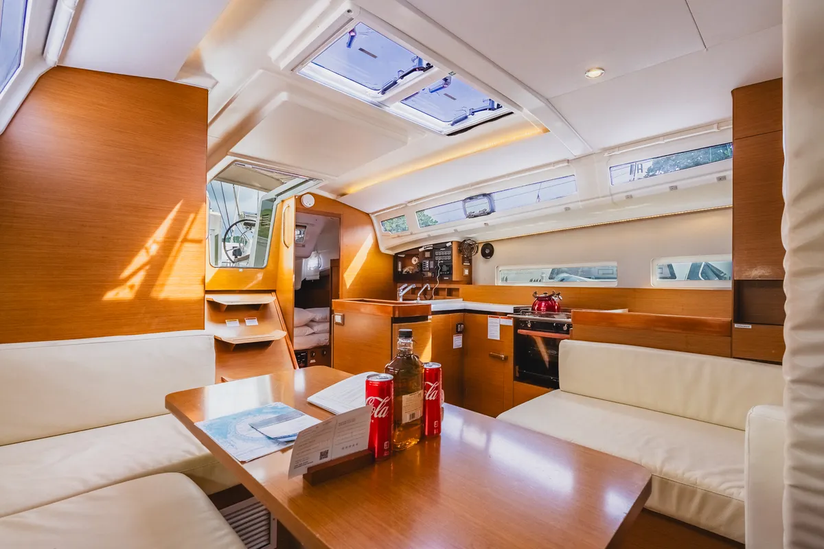 Salon of Tola Sunrise, a Jeanneau Sun Odyssey 410 sailboat at Road Town, British Virgin Islands