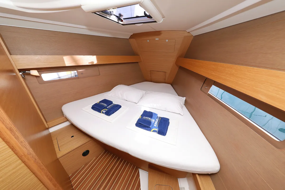 Cabin on Alabama, a Dufour 412 GL sailboat at Grad Biograd na Moru, Croatia