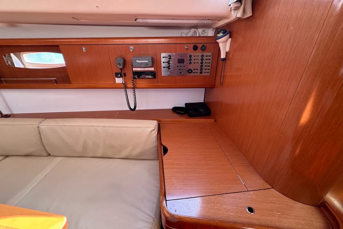 Salon of Magnolia, a Beneteau Oceanis 43 sailboat at Općina Sukošan, Croatia