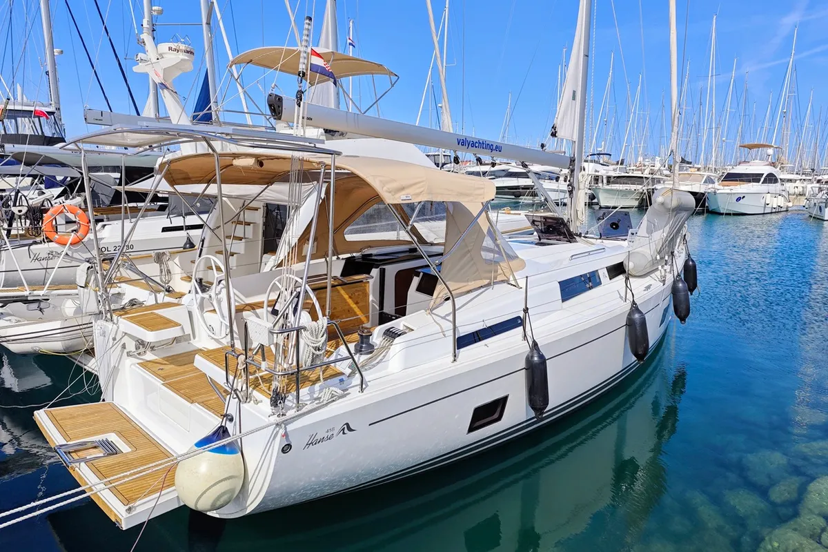 Cockpit of Tina, a Hanse 418 sailboat at Općina Sukošan, Croatia