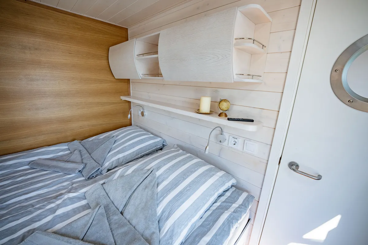 Cabin on Miami, a Woma D13 motorboat at Fürstenberg/Havel, Germany
