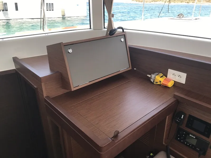 Salon of Freccia, a Lagoon 40 catamaran at Santu Diadòru/San Teodoro, Italy