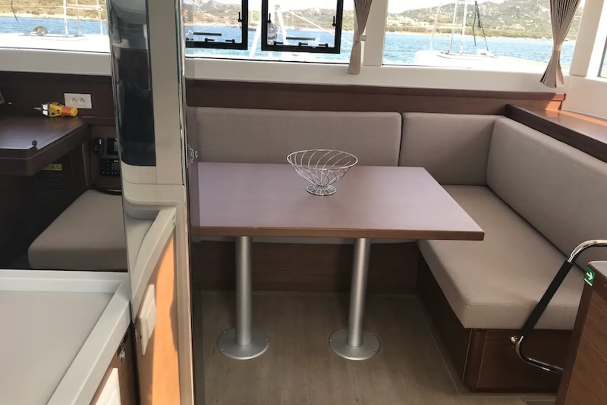 Salon of Freccia, a Lagoon 40 catamaran at Santu Diadòru/San Teodoro, Italy