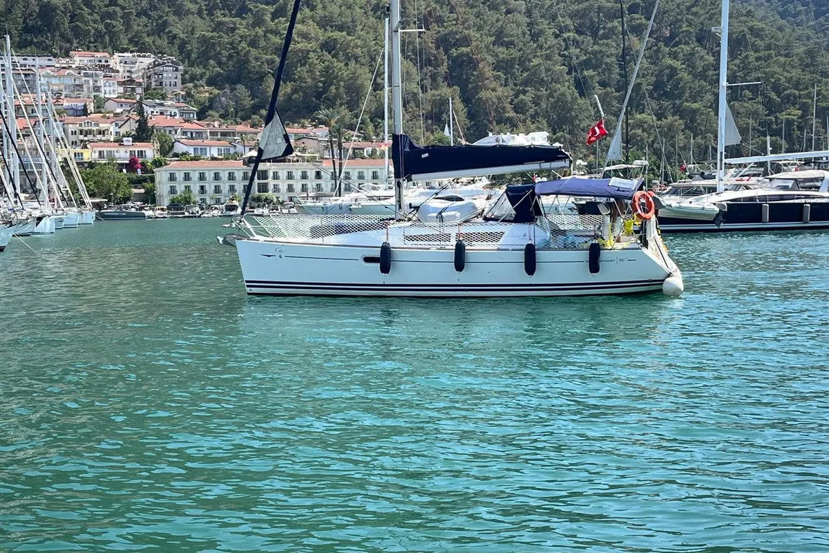 Cabin on Che, a Jeanneau Sun Odyssey 36i sailboat at Fethiye, Turkey