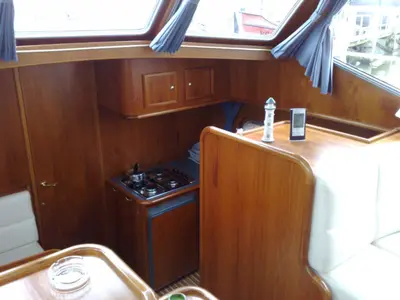 Salon of Mercurius, a De Drait Advantage 42 motorboat at Heukelum, Netherlands