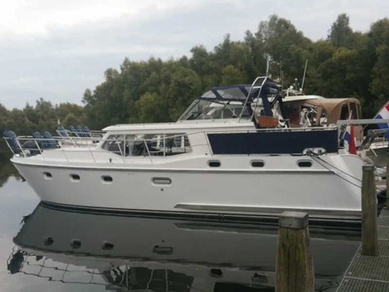 Head on Mercurius, a De Drait Advantage 42 motorboat at Heukelum, Netherlands
