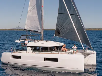 Pussycat, a Lagoon 40 catamaran at Roche Caiman, Seychelles