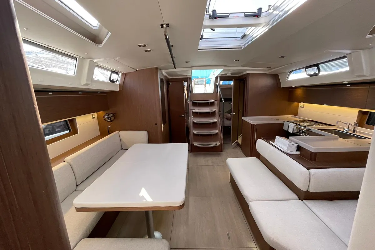 Salon of Alboran Mary-Anne, a Beneteau Oceanis 51.1 sailboat at Las Palmas, Spain