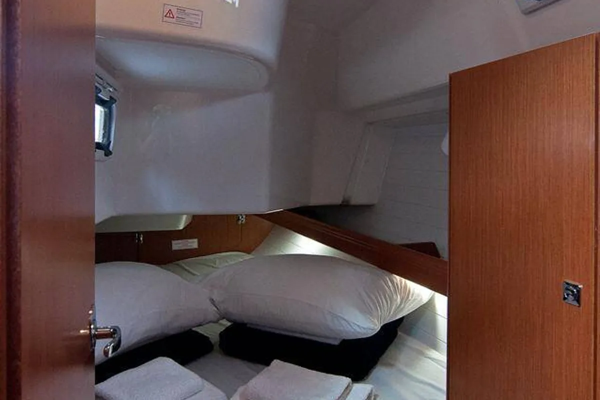 Cabin on Adria Maša, a Bavaria Cruiser 34 sailboat at Split, Croatia