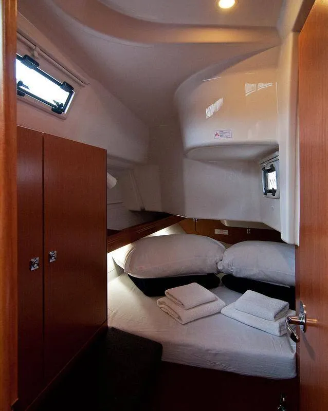 Cabin on Adria Maša, a Bavaria Cruiser 34 sailboat at Split, Croatia