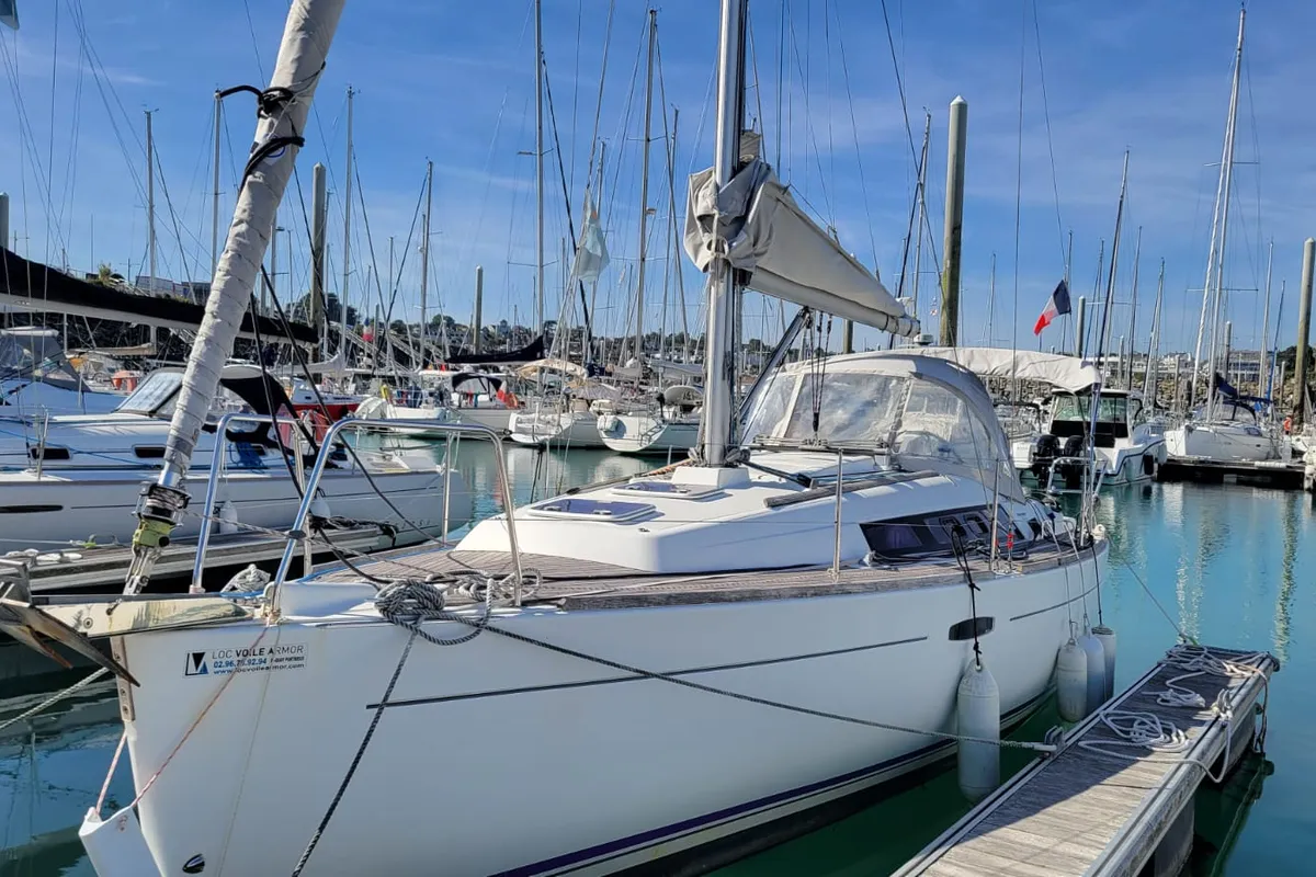 Exterior view of Perig, a Beneteau Oceanis 31 sailboat at Saint-Cast-le-Guildo, France