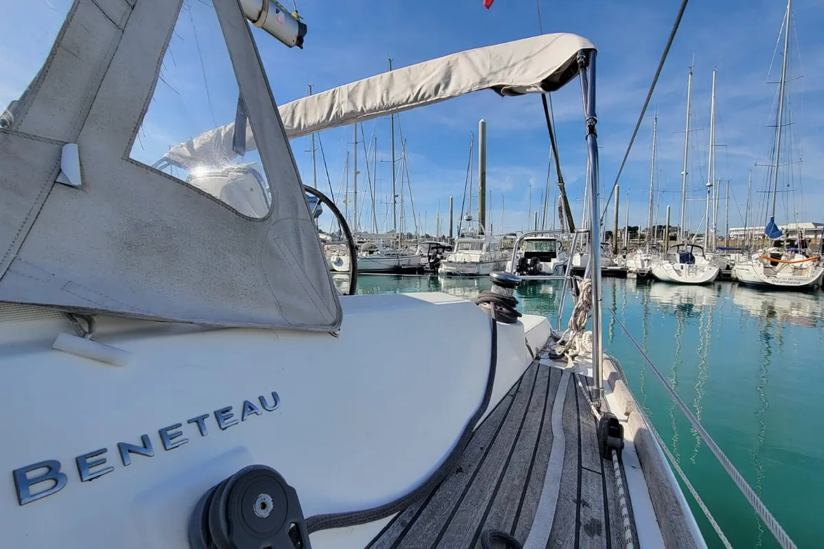 Deck of Perig, a Beneteau Oceanis 31 sailboat at Saint-Cast-le-Guildo, France