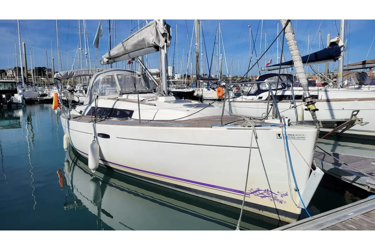 Exterior view of Perig, a Beneteau Oceanis 31 sailboat at Saint-Cast-le-Guildo, France