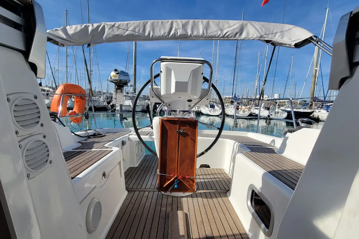 Cockpit of Perig, a Beneteau Oceanis 31 sailboat at Saint-Cast-le-Guildo, France