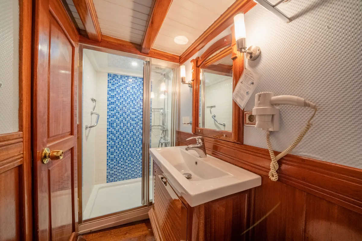 Head on Admiral, a Custom Made Admiral motor yacht at Bodrum, Turkey