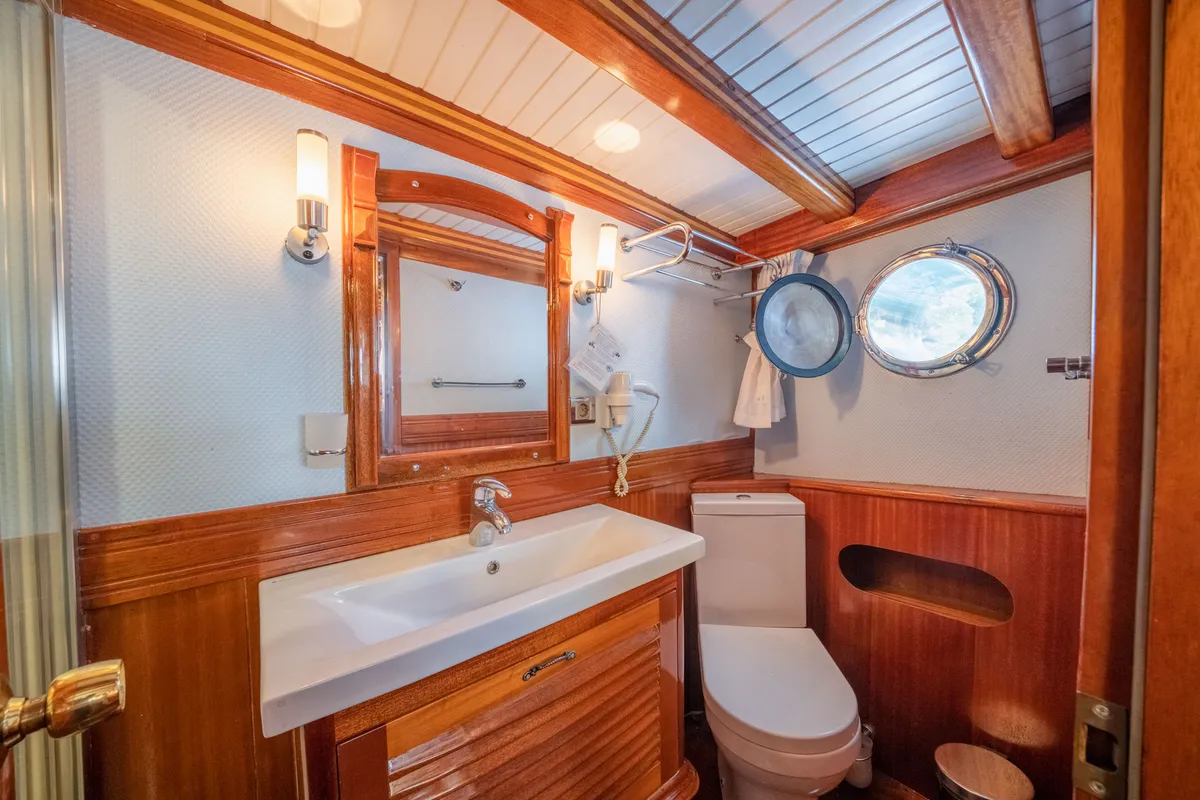 Head on Admiral, a Custom Made Admiral motor yacht at Bodrum, Turkey