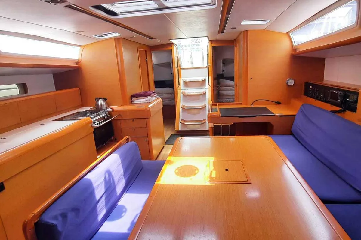 Salon of Hispania Mare, a Jeanneau Sun Odyssey 509 sailboat at Dénia, Spain
