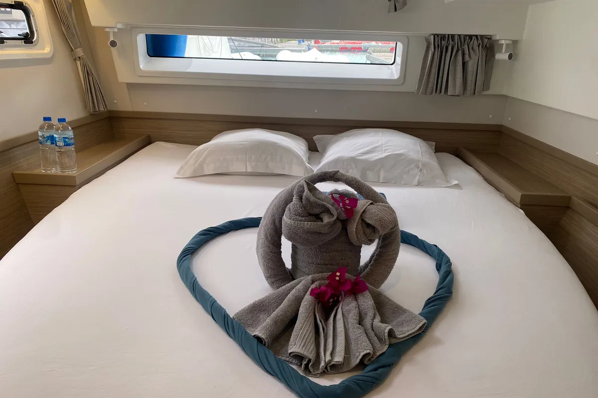 Cabin on Victoria, a Lagoon 42 catamaran at Roche Caiman, Seychelles