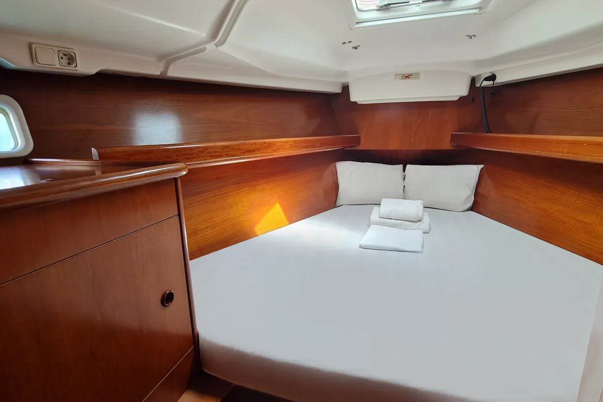 Erika, a Beneteau Oceanis 411 sailboat at Volos, Greece