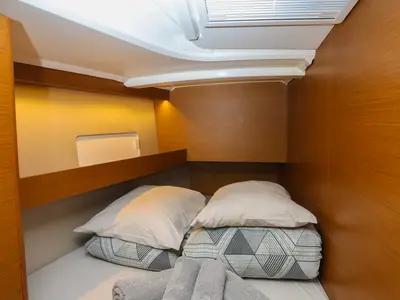 Cabin on Nygma Prime, a Jeanneau Sun Odyssey 490 sailboat at Kaštela, Croatia