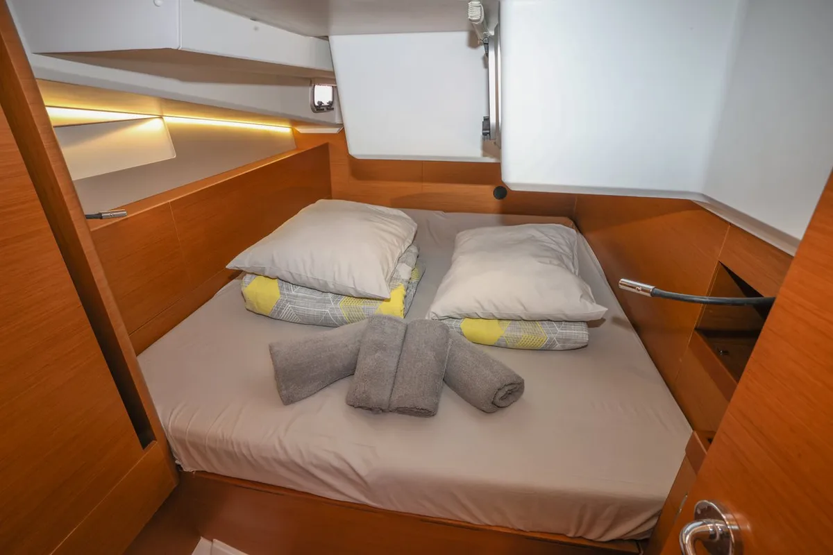 Head on Nygma Prime, a Jeanneau Sun Odyssey 490 sailboat at Kaštela, Croatia