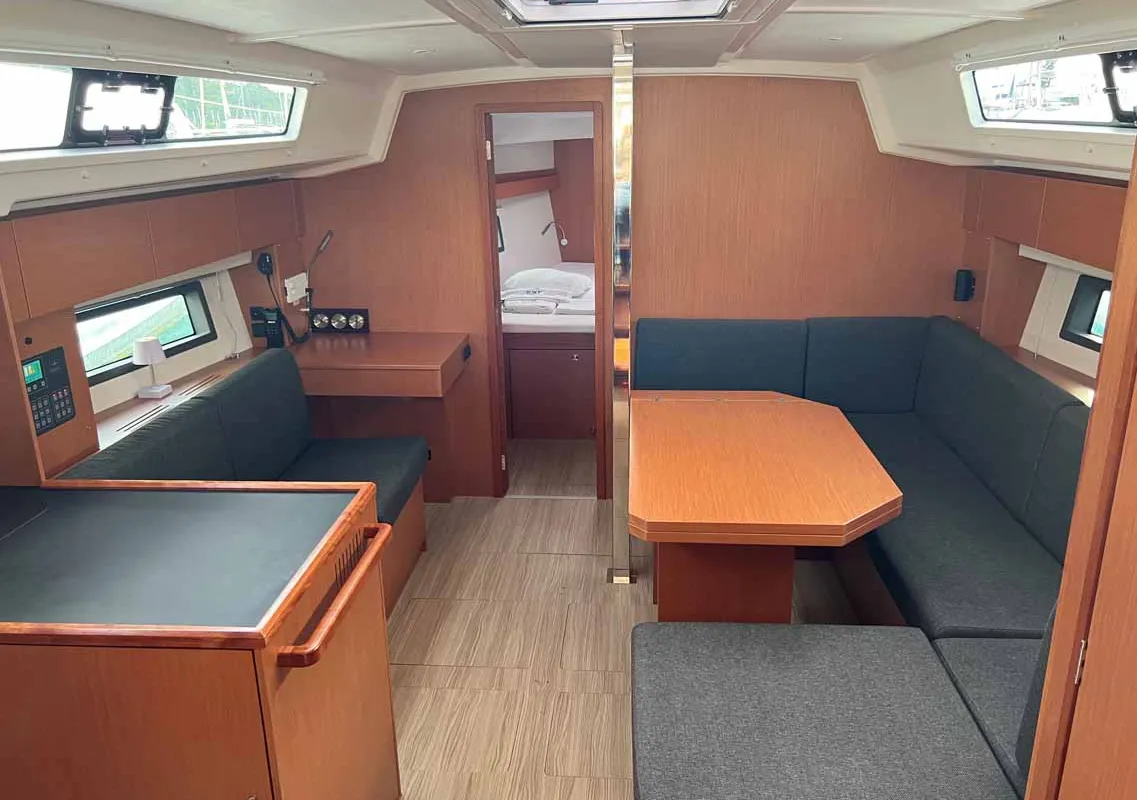 Salon of Nava, a Bavaria C42 sailboat at Fethiye, Turkey
