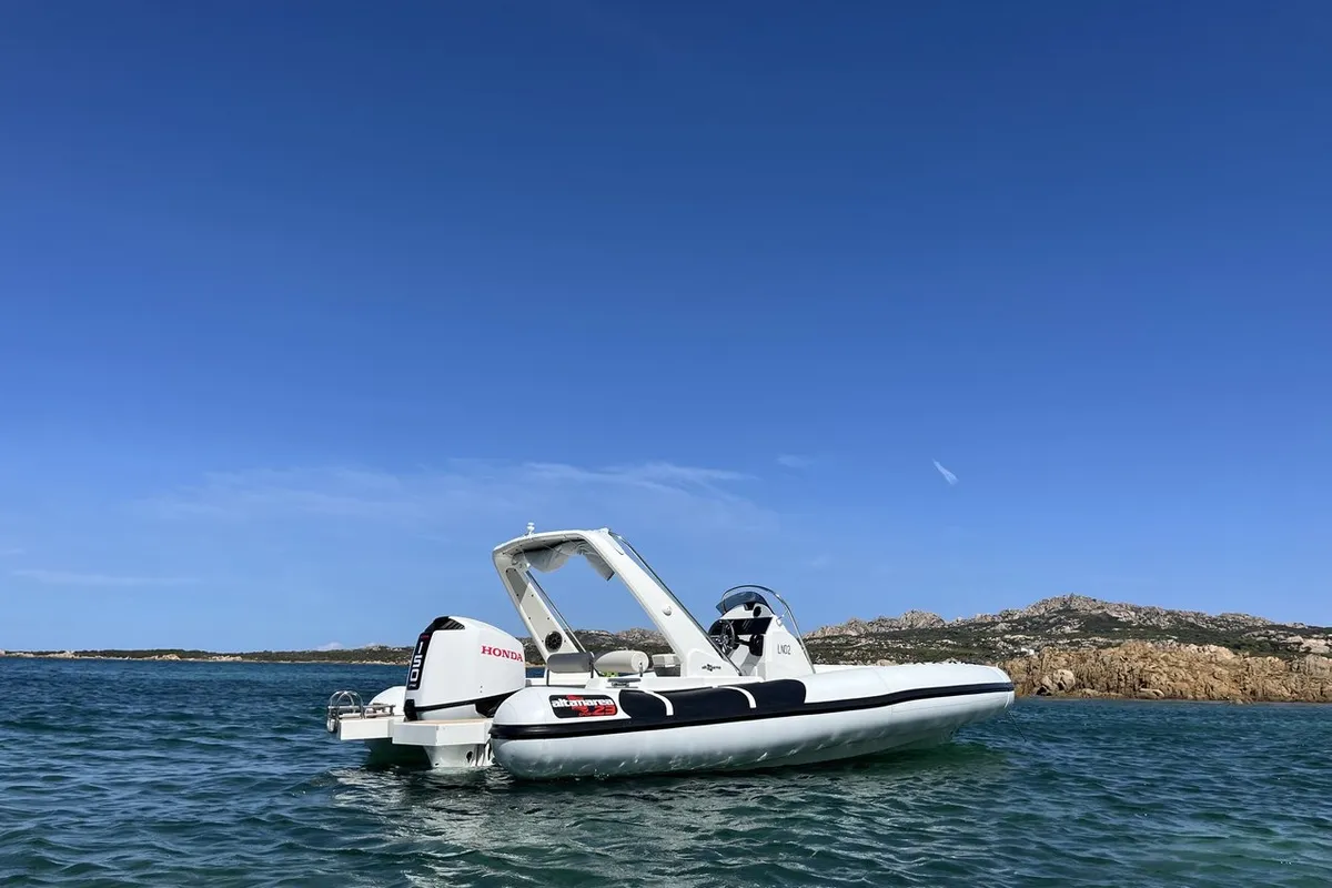 Uno, a Altamarea Wave 23 motorboat at Cannigione, Italy