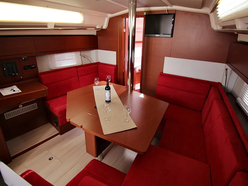 Salon of Eva, a Hanse 418 sailboat at Sukošan, Croatia