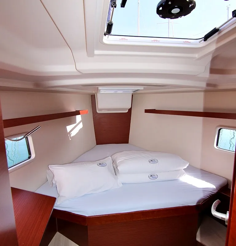 Cabin on Eva, a Hanse 418 sailboat at Sukošan, Croatia