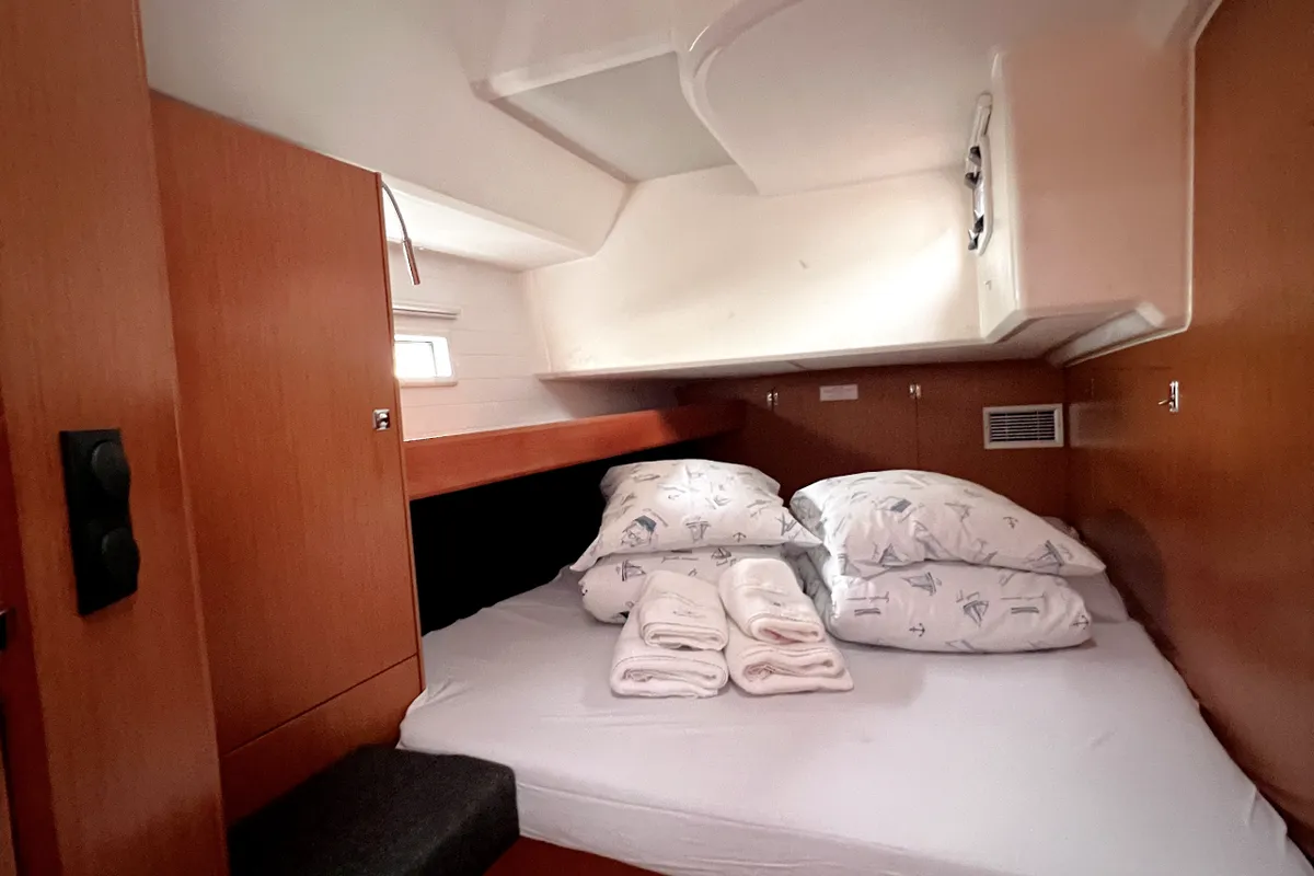 Cabin on Amazing Grace, a Bavaria Cruiser 46 sailboat at Kaštela, Croatia