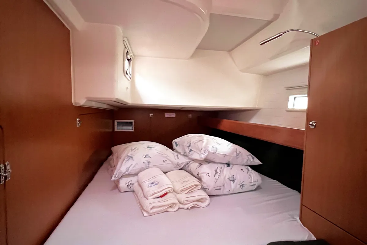 Cabin on Amazing Grace, a Bavaria Cruiser 46 sailboat at Kaštela, Croatia