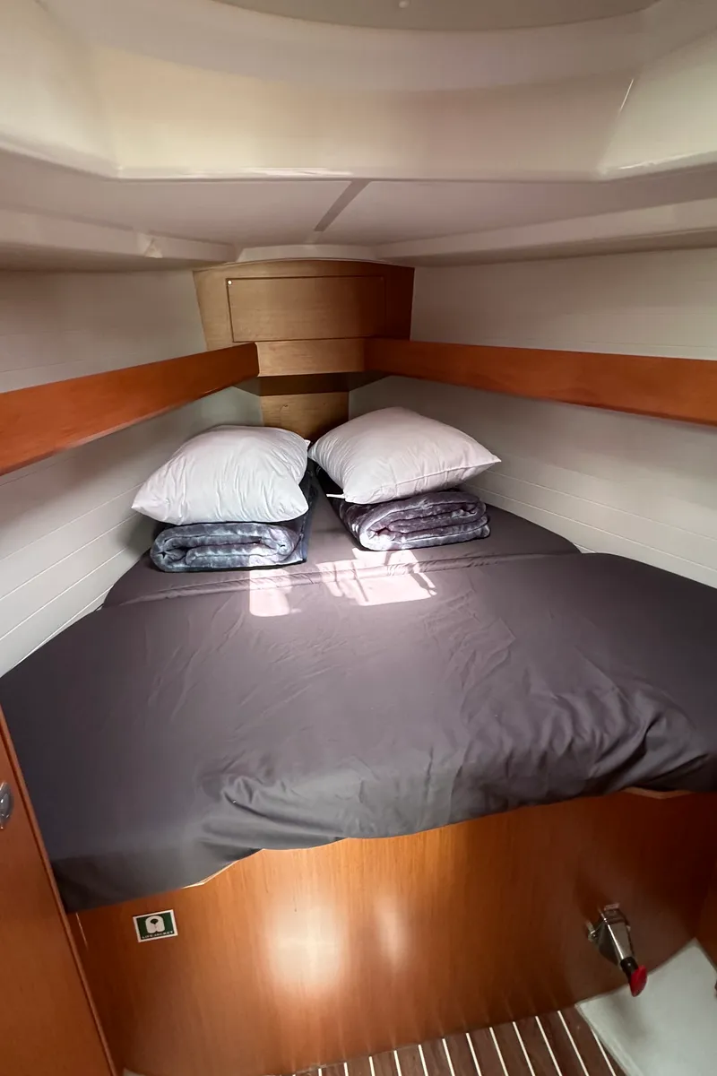 Cabin on Eliza, a Bavaria Cruiser 34 sailboat at Athens, Greece