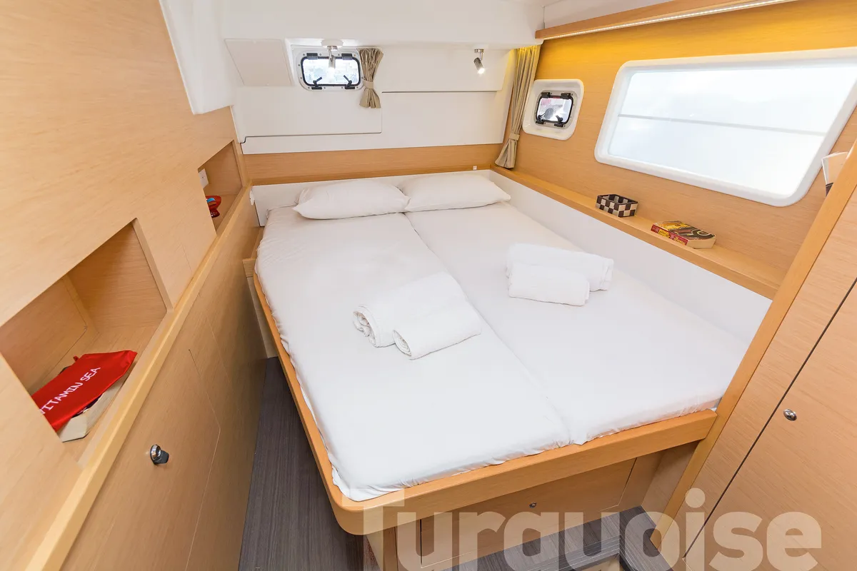 Cabin on Turquoise, a Lagoon 400 S2 catamaran at Lavreotiki Municipal Unit, Greece