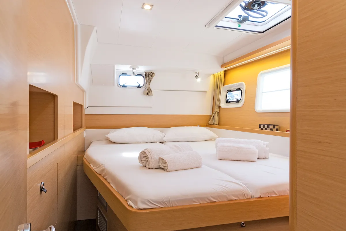 Cabin on Turquoise, a Lagoon 400 S2 catamaran at Lavreotiki Municipal Unit, Greece